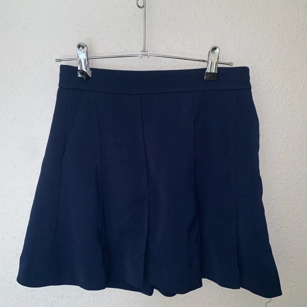 Vince Size 0 Pleated Mini Skirt Navy Blue